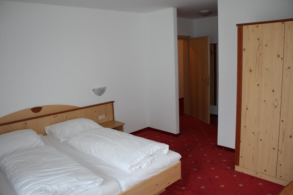 Hotel Hubertus Mallnitz Room photo