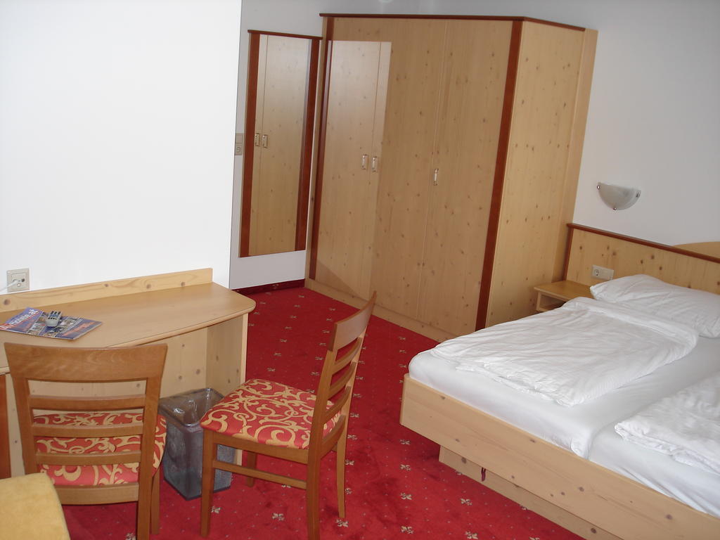Hotel Hubertus Mallnitz Room photo